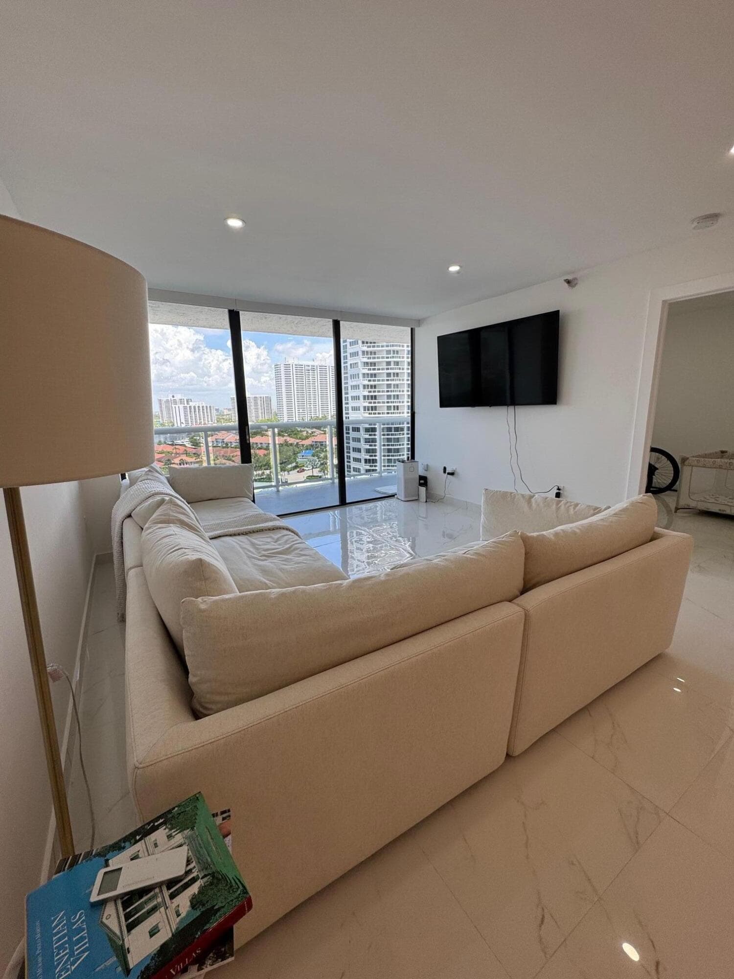 20515 E Country Club Drive 1442, Miami, FL 33180 — photo 11 of 32