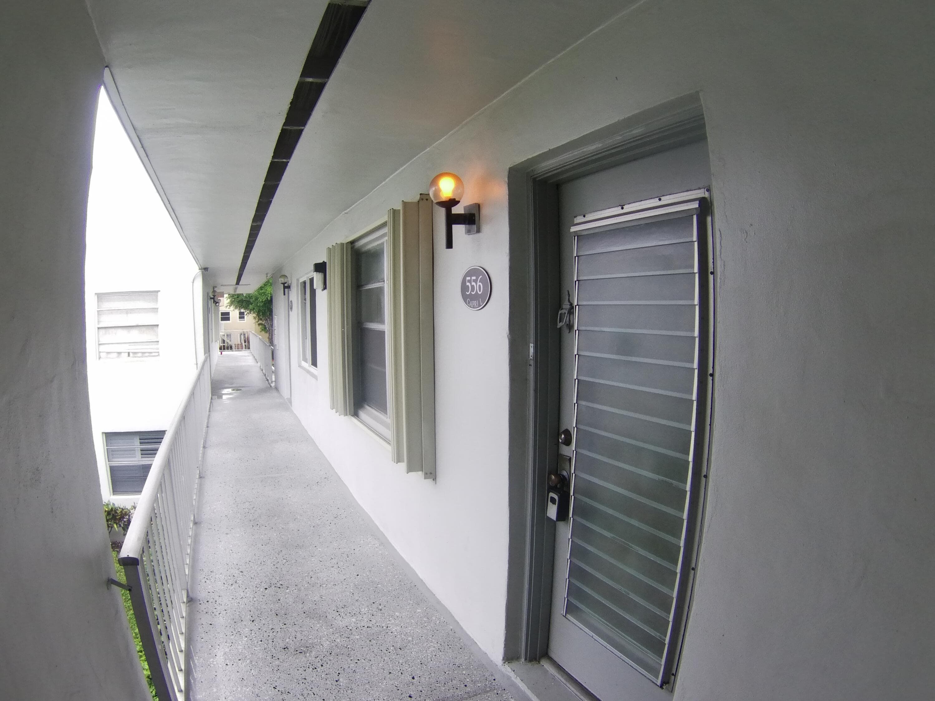 556 Capri L, Delray Beach, FL 33484 — photo 1 of 30