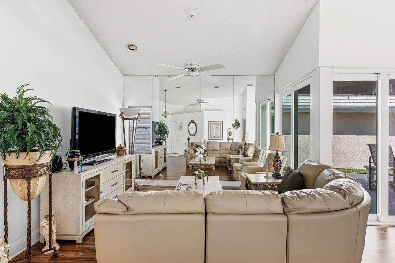 27 Wyndham Lane, Palm Beach Gardens, FL 33418 — photo 7 of 18