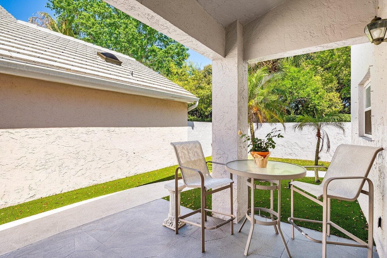 27 Wyndham Lane, Palm Beach Gardens, FL 33418 — photo 17 of 18