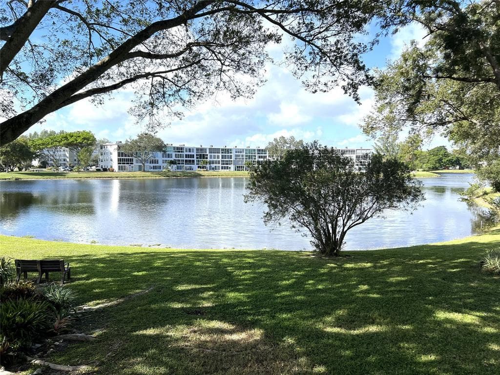 2057 Cambridge C 2057, Deerfield Beach, FL 33442 — photo 27 of 29