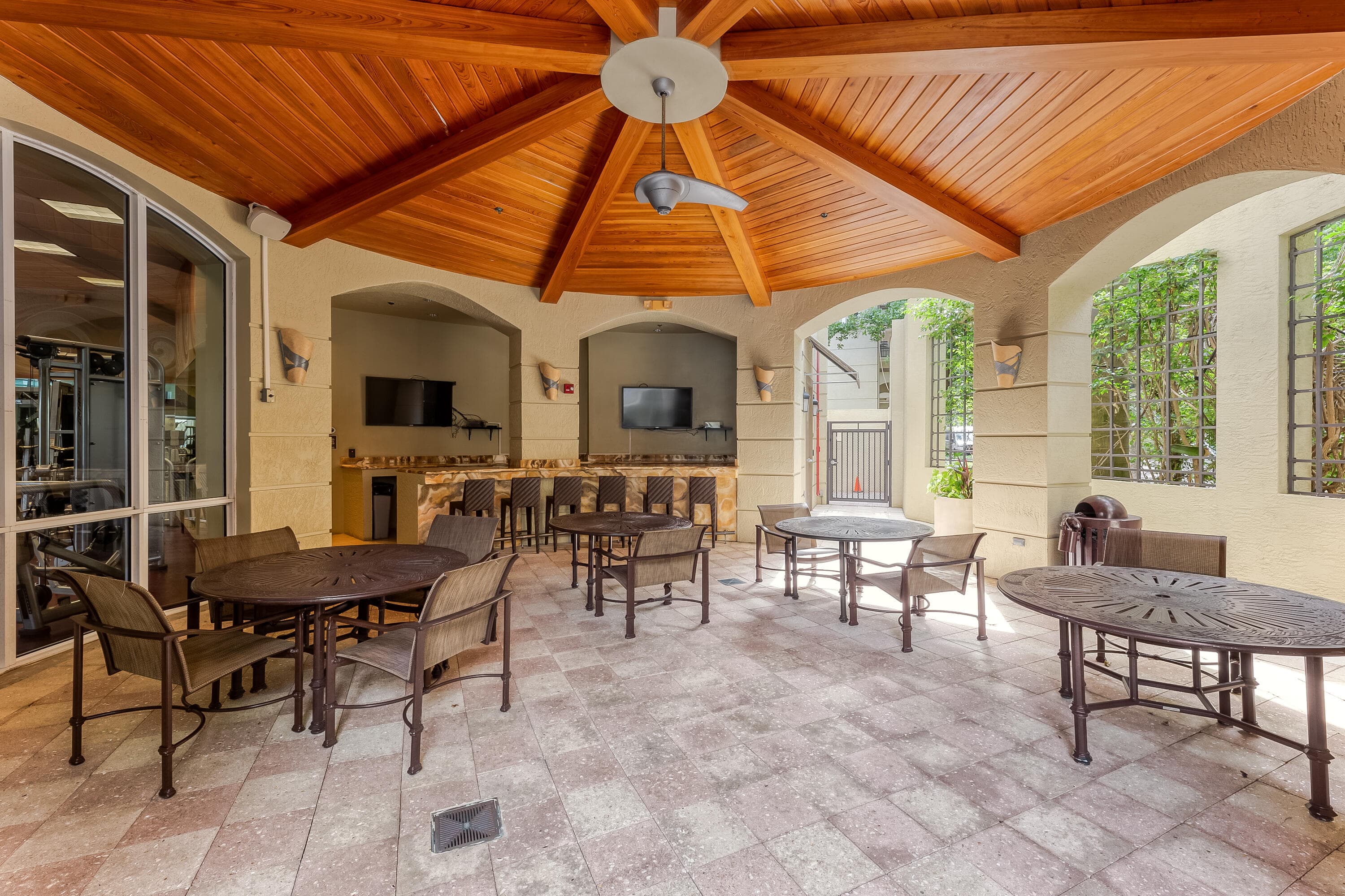 2631 NE 14th Avenue 406, Wilton Manors, FL 33334 — photo 39 of 53