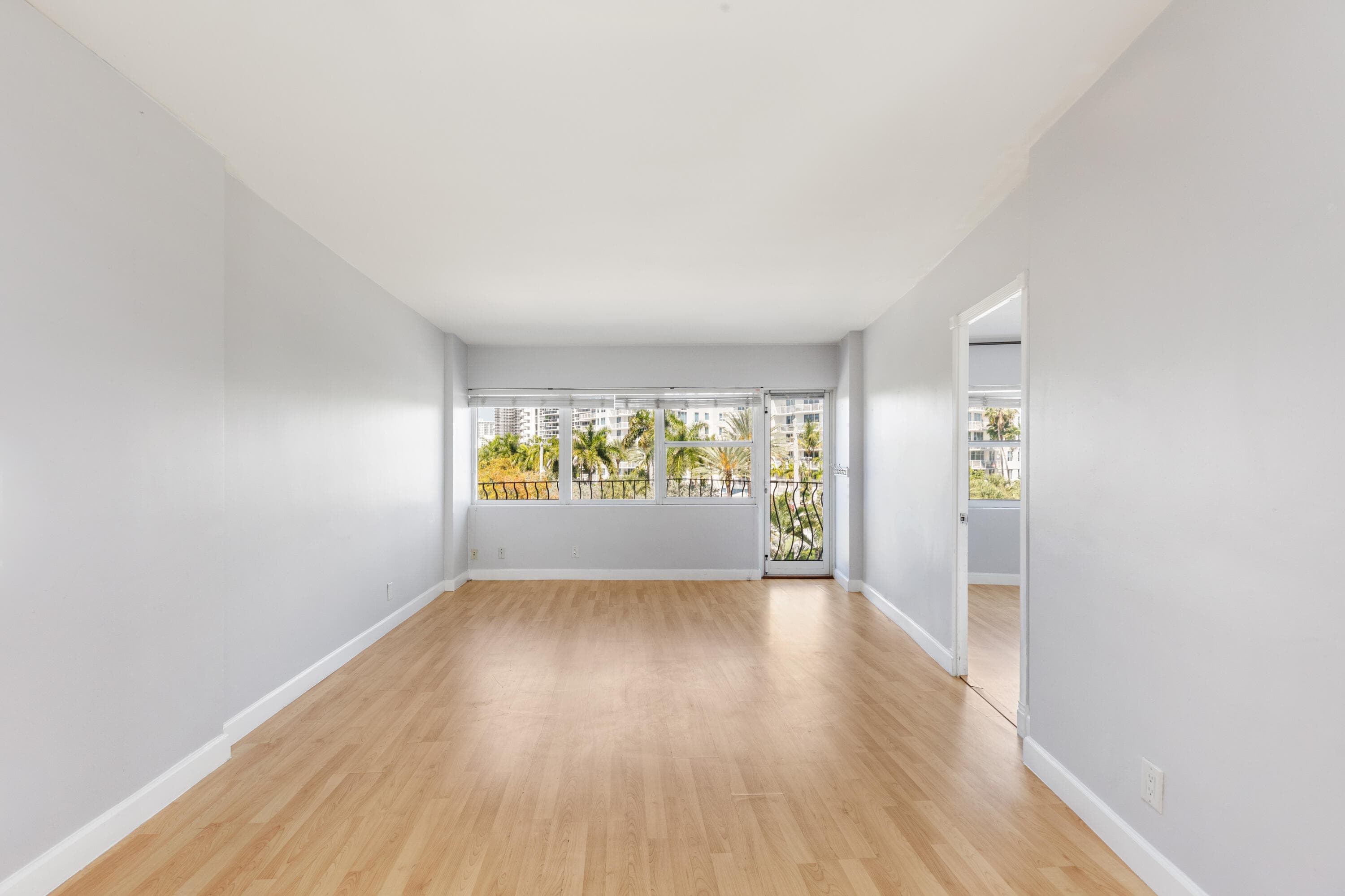 3250 NE 28th Street 404, Fort Lauderdale, FL 33308 — photo 9 of 36
