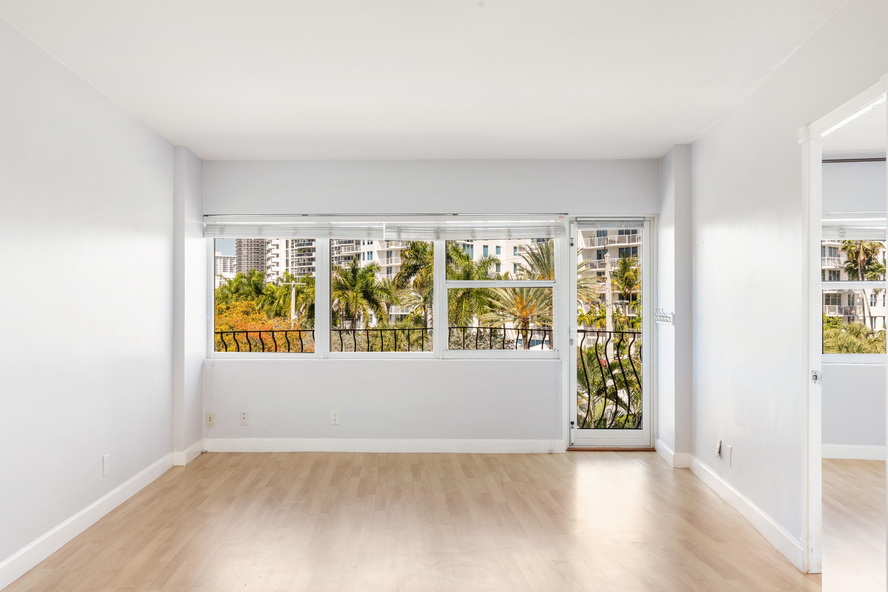 3250 NE 28th Street 404, Fort Lauderdale, FL 33308 — photo 11 of 36
