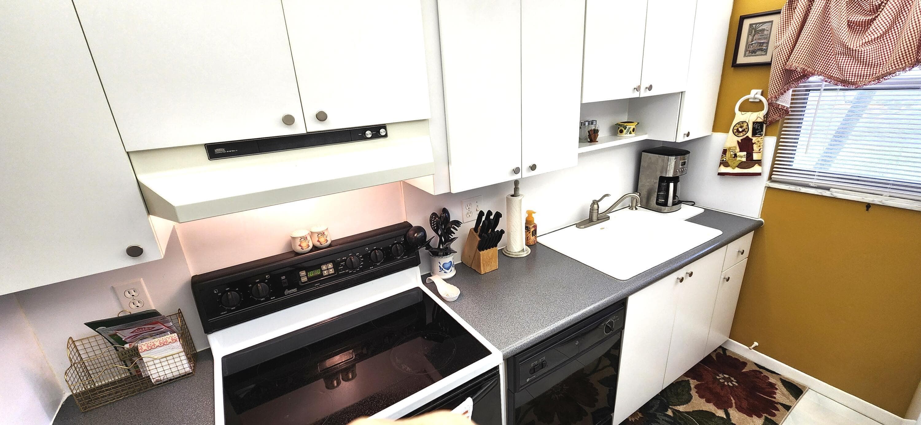 1042 North Drive D, Delray Beach, FL 33445 — photo 14 of 34