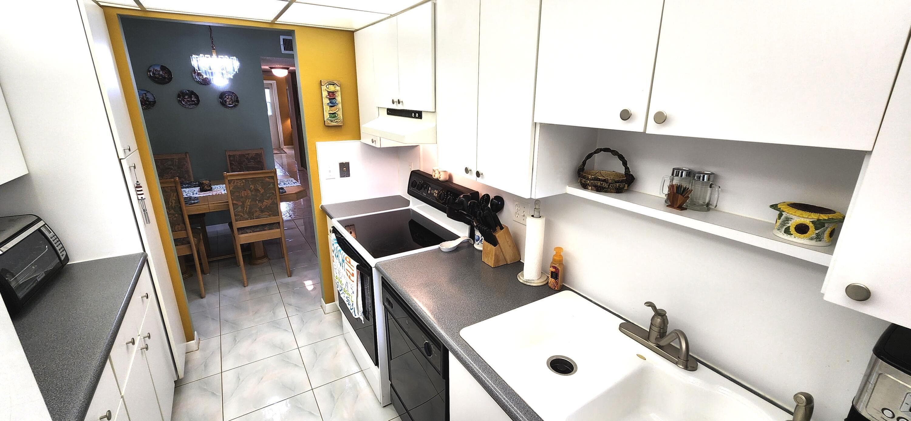 1042 North Drive D, Delray Beach, FL 33445 — photo 15 of 34
