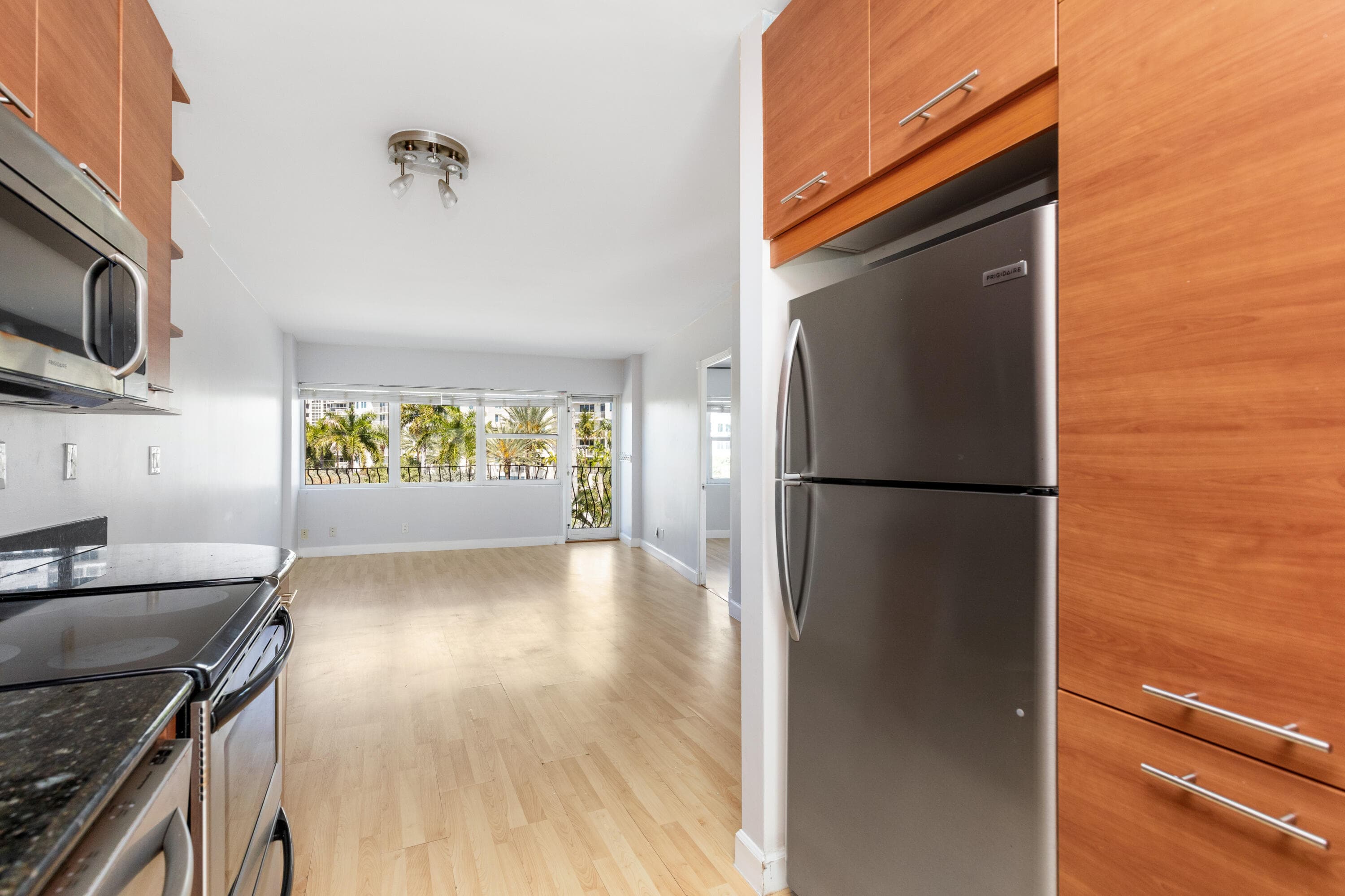 3250 NE 28th Street 404, Fort Lauderdale, FL 33308 — photo 3 of 36
