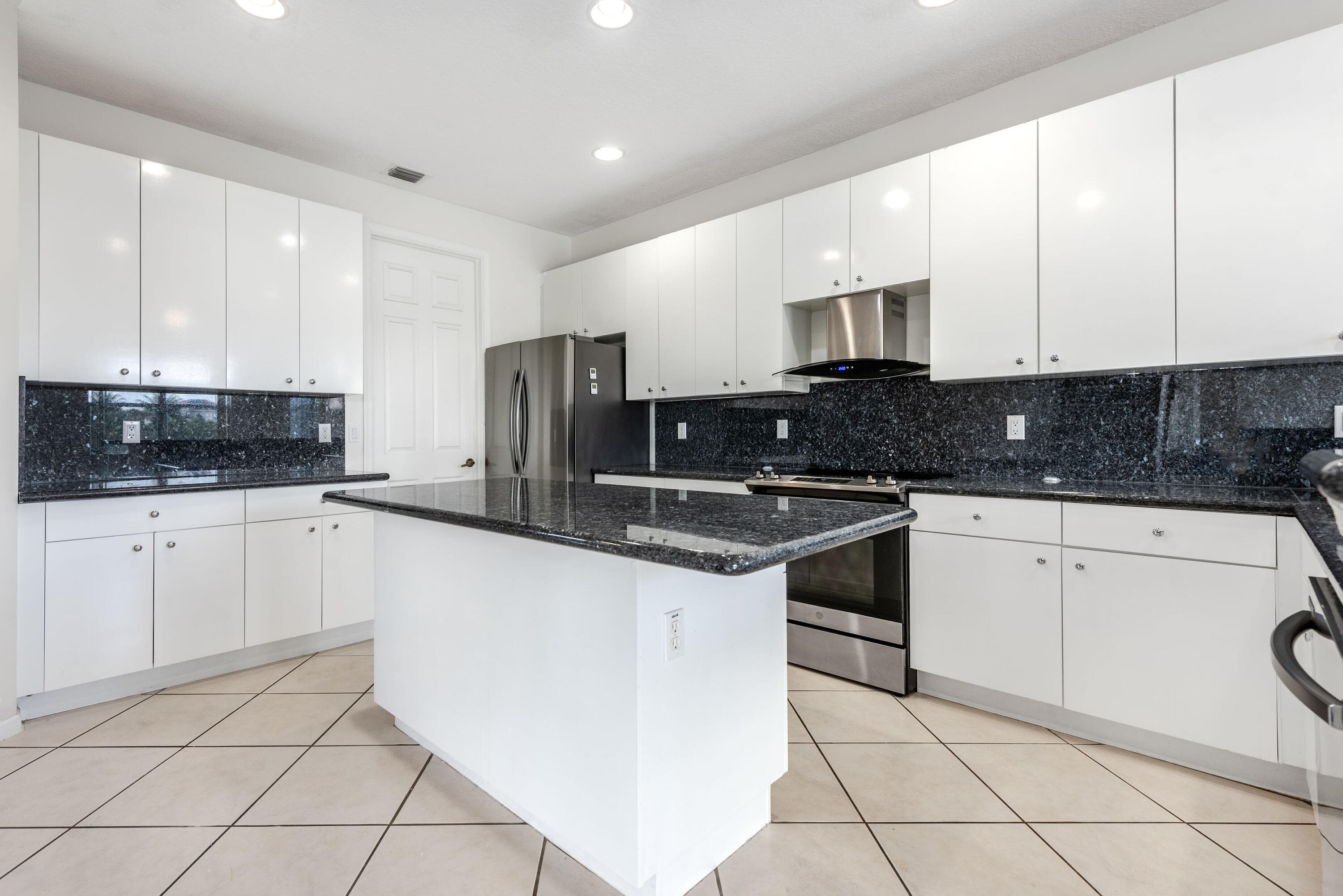 102 Ibisca Terrace, Royal Palm Beach, FL 33411 — photo 13 of 59