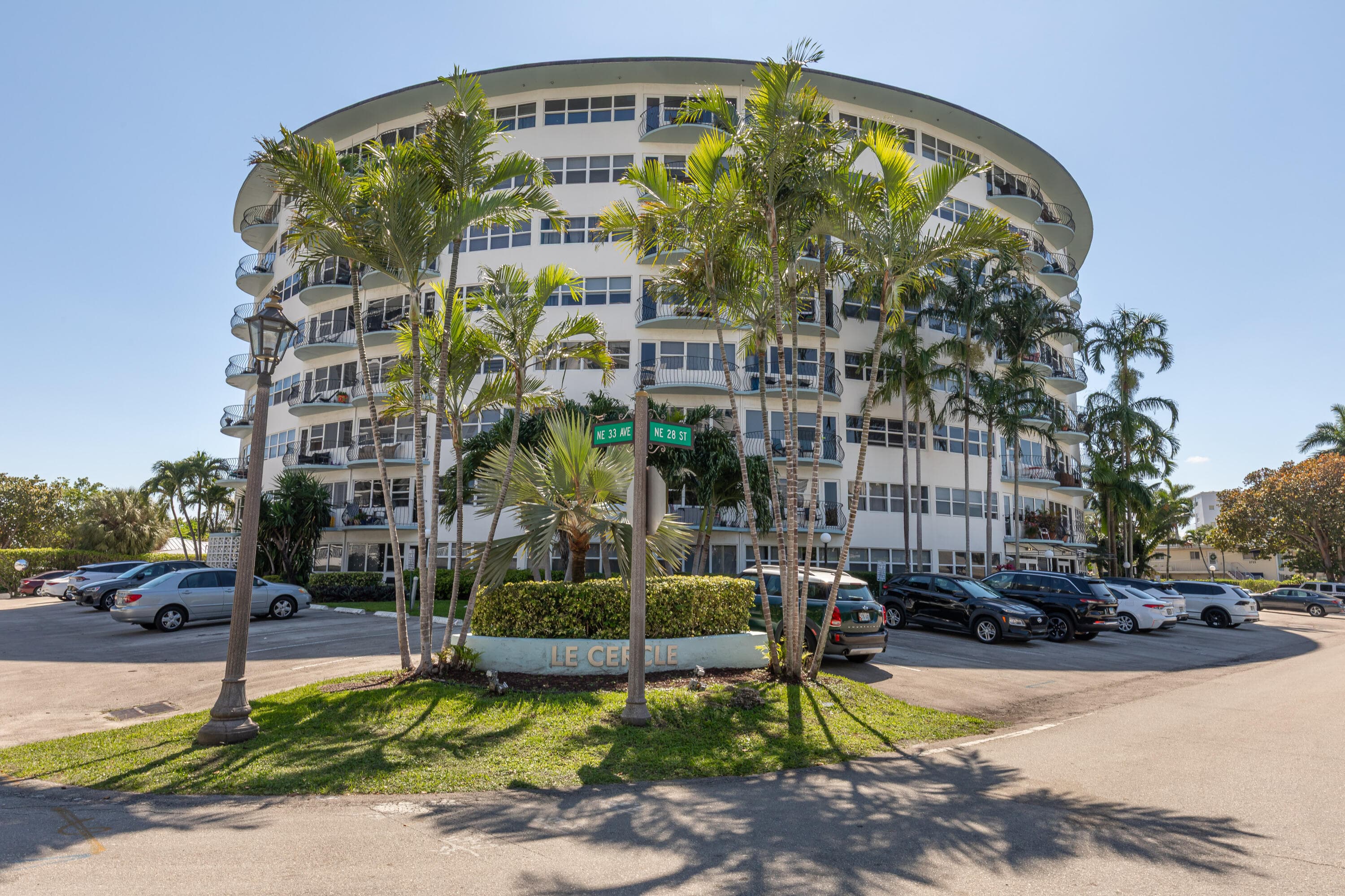 3250 NE 28th Street 404, Fort Lauderdale, FL 33308 — photo 1 of 36