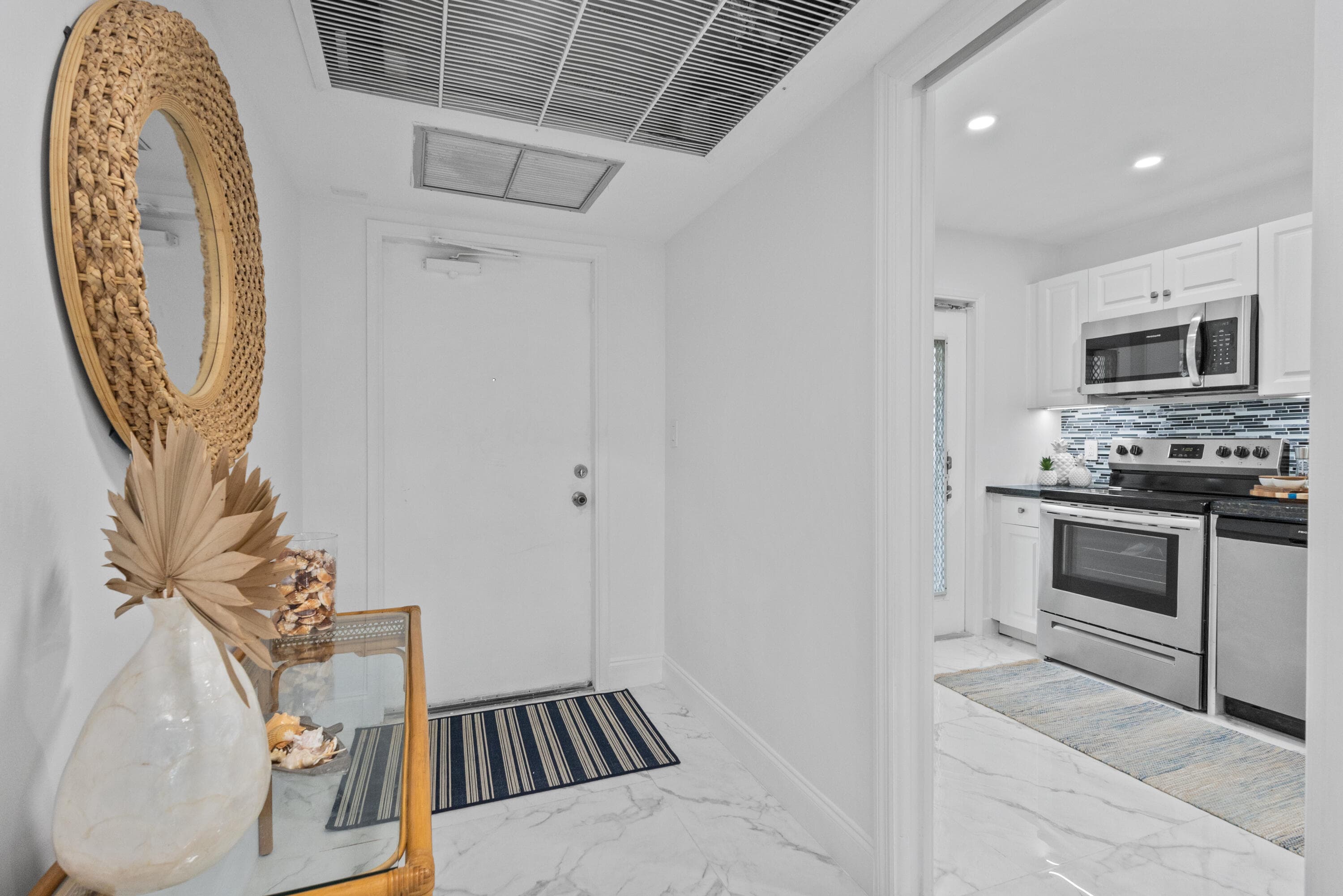 3051 S Palm Aire Drive 109, Pompano Beach, FL 33069 — photo 11 of 32