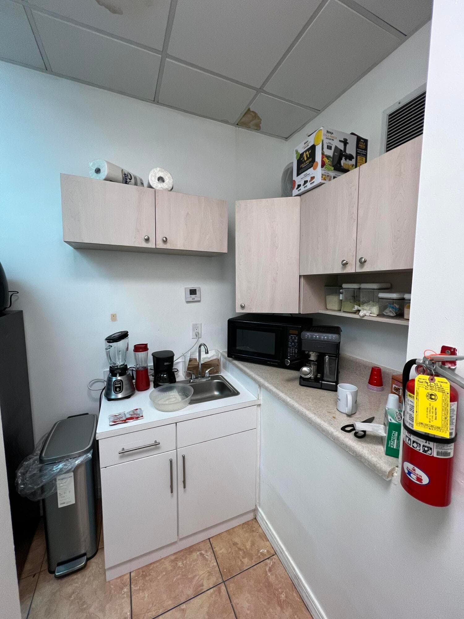 3335 NW 74th Avenue 3335, Miami, FL 33122 — photo 13 of 19