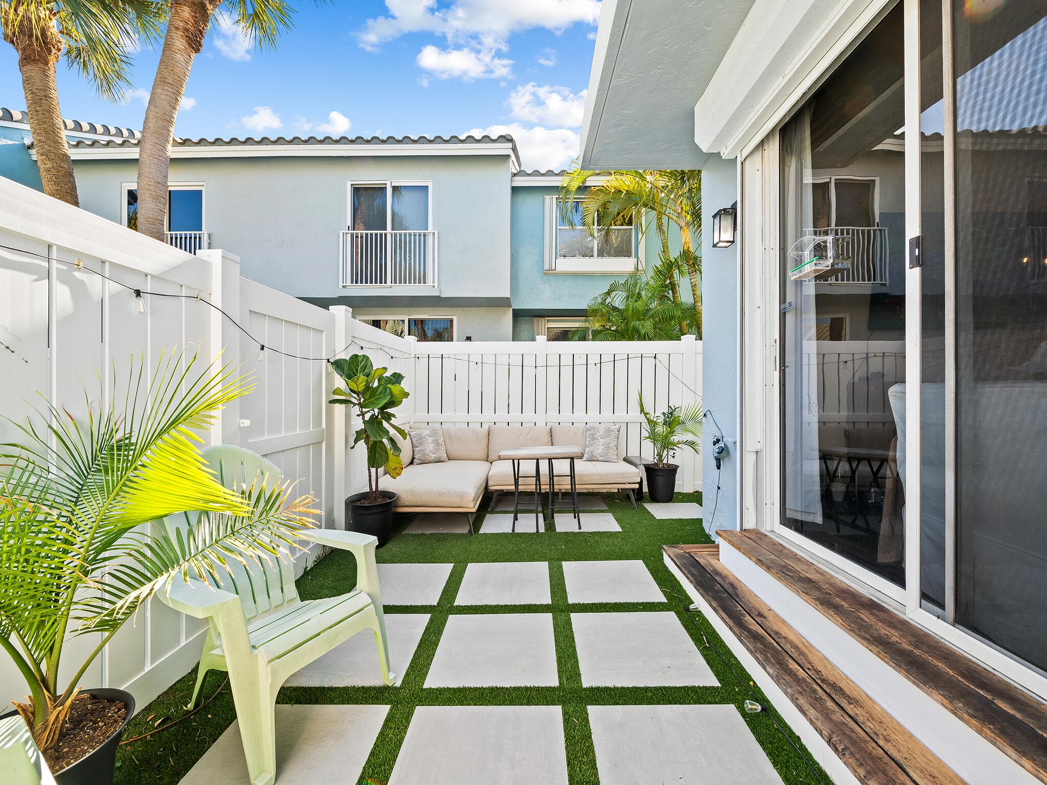 1074 Jeffery Street, Boca Raton, FL 33487 — photo 4 of 23