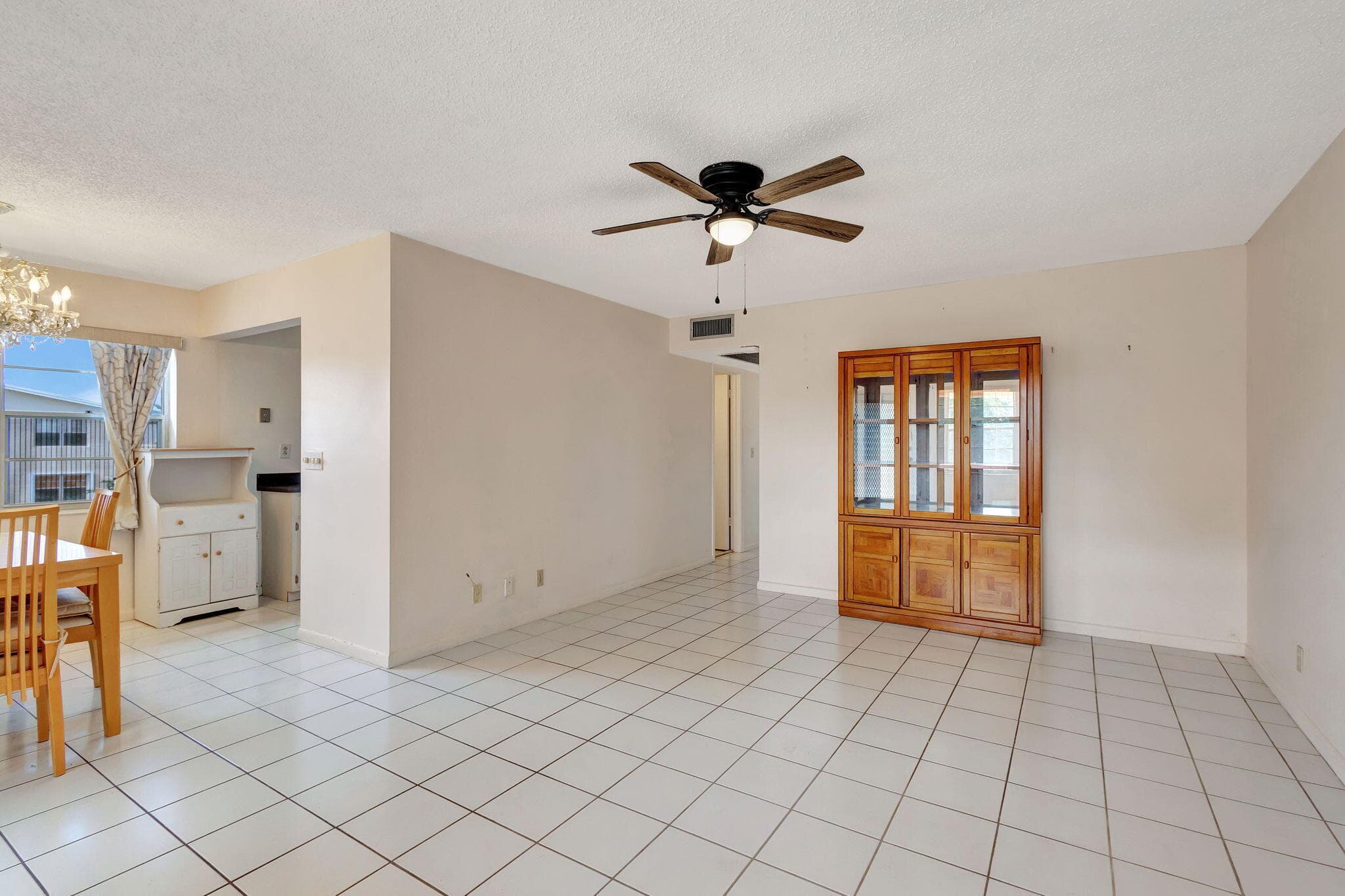 332 Sheffield N, West Palm Beach, FL 33417 — photo 4 of 30