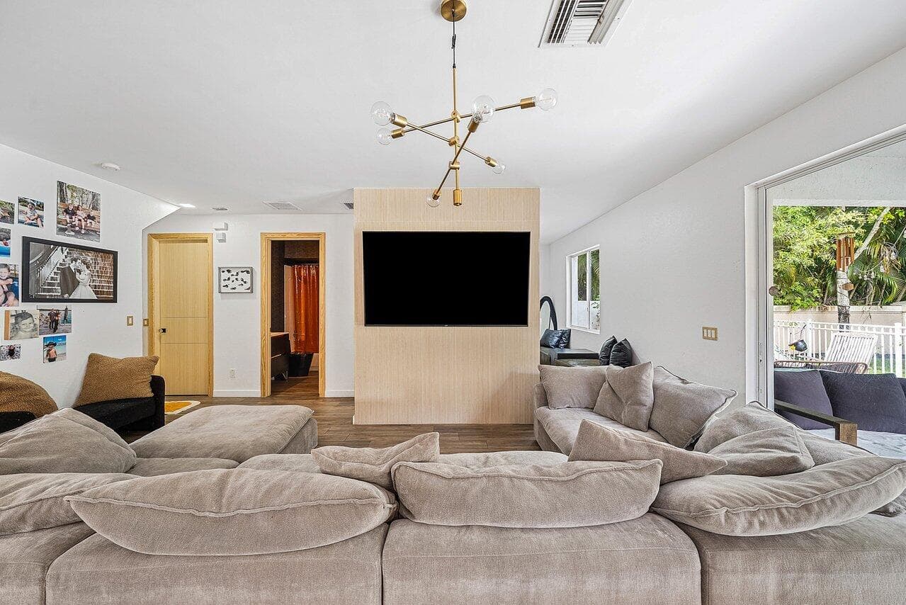 10223 Boca Vista Drive, Boca Raton, FL 33498 — photo 11 of 33