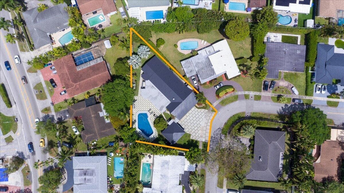 20100 NE 20th Court 0, Miami, FL 33179 — photo 4 of 32