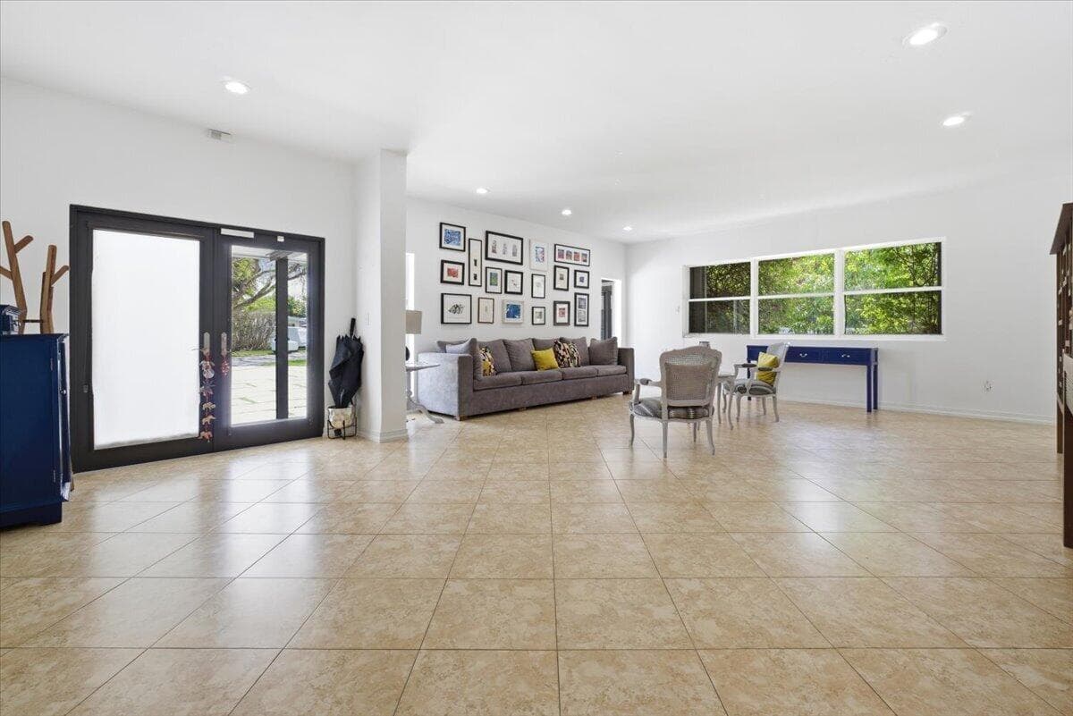 20100 NE 20th Court 0, Miami, FL 33179 — photo 10 of 32