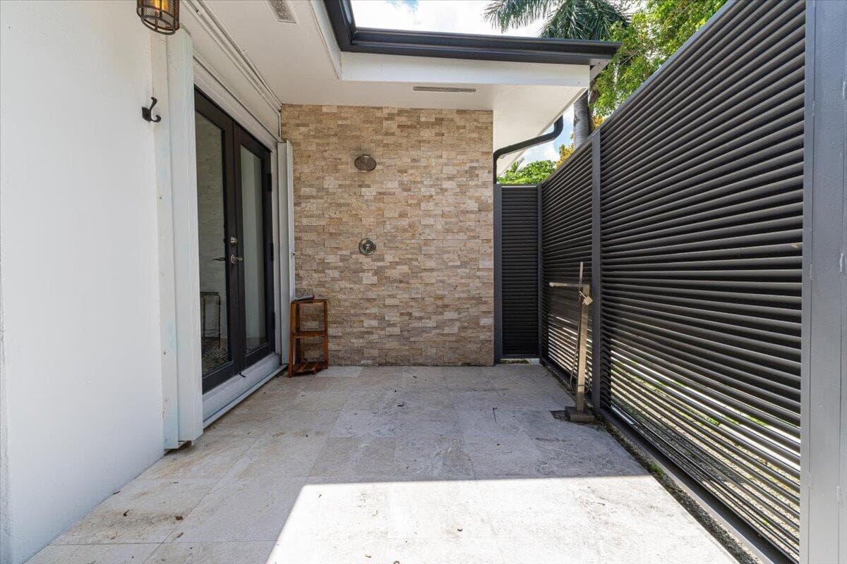 20100 NE 20th Court 0, Miami, FL 33179 — photo 25 of 32