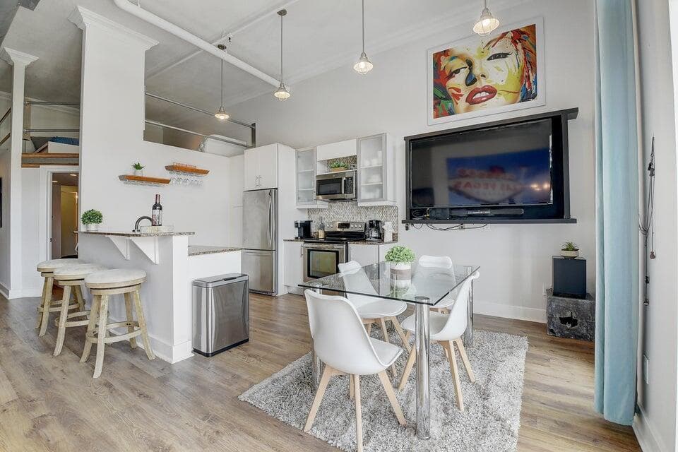 185 NE 4th Avenue 210, Delray Beach, FL 33483 — photo 1 of 28