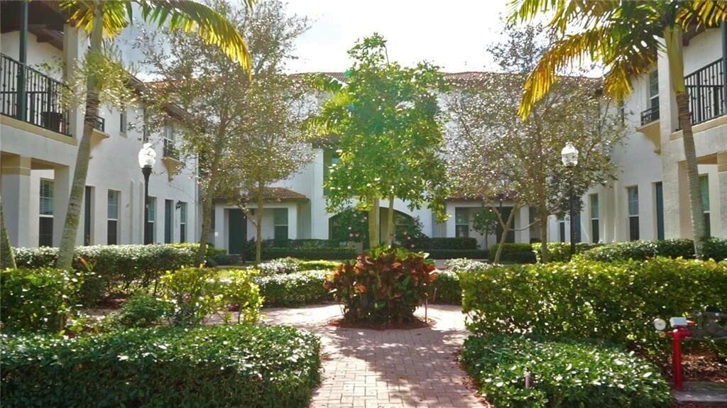 2667 SW 118th Road, Miramar, FL 33025 — photo 3 of 30