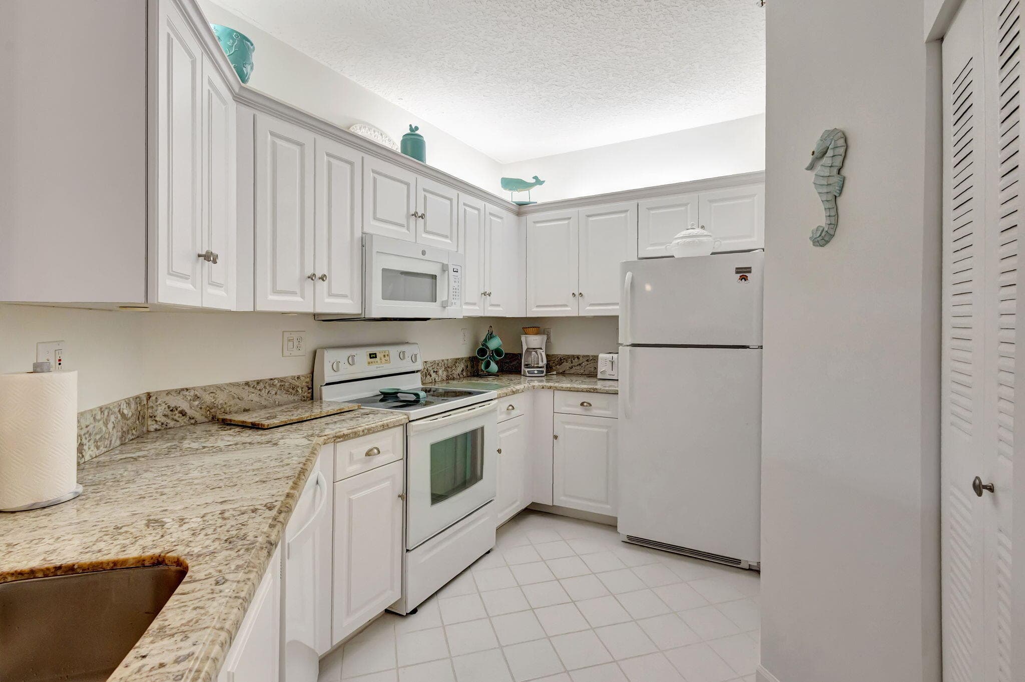 800 Uno Lago Drive 302, Juno Beach, FL 33408 — photo 10 of 49