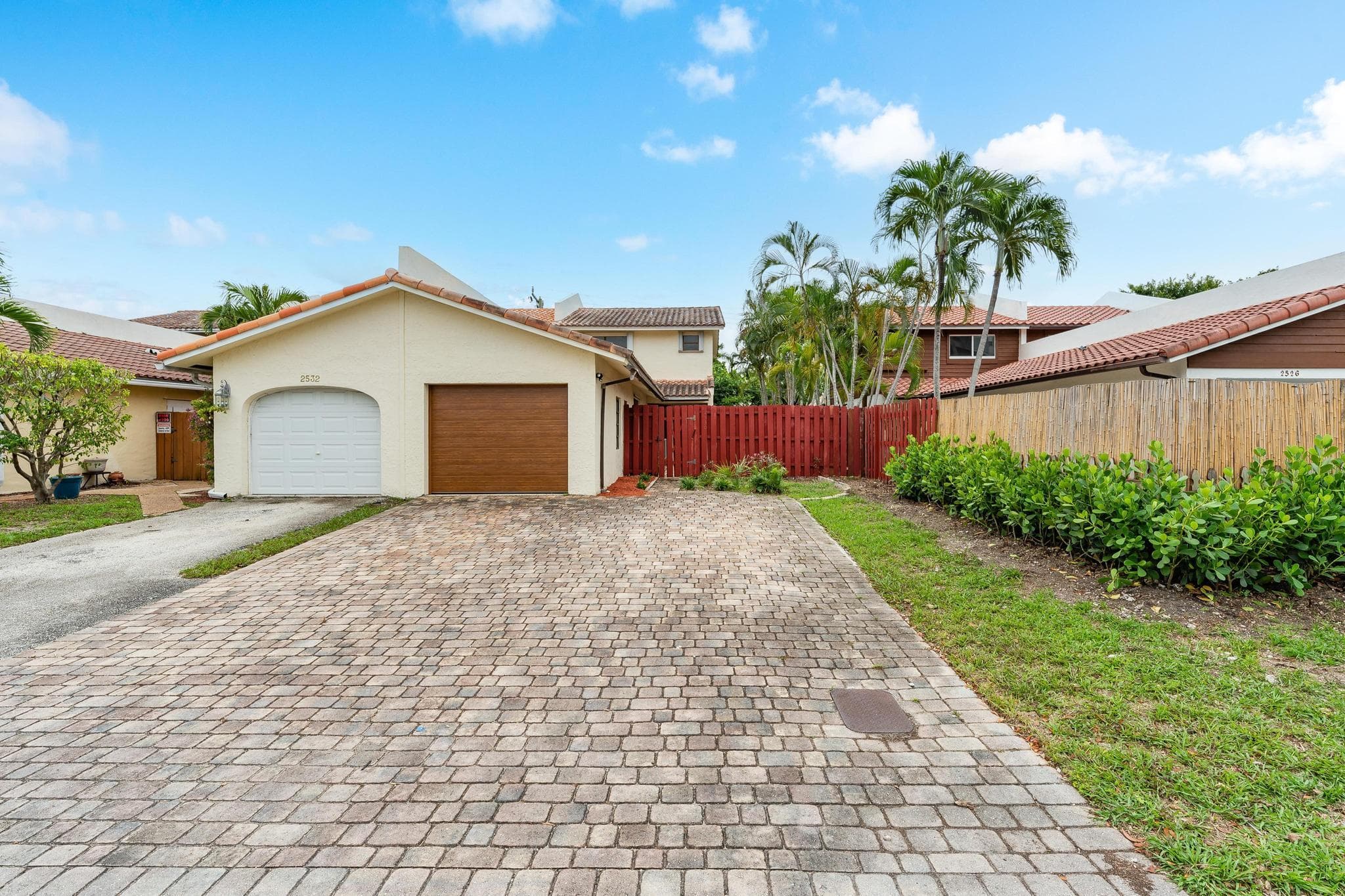 2530 NE 9th Street 1, Fort Lauderdale, FL 33304 — photo 1 of 28