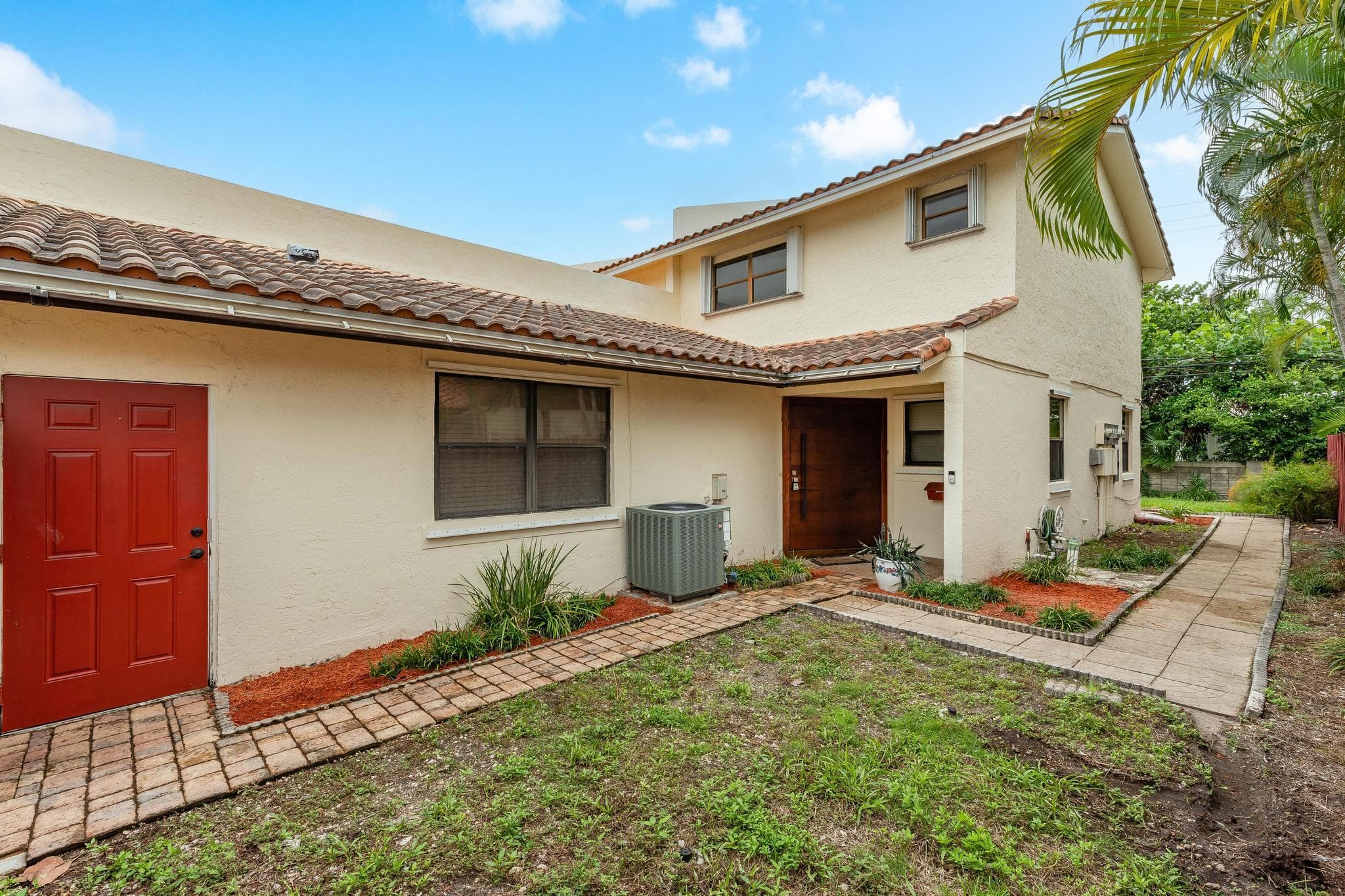 2530 NE 9th Street 1, Fort Lauderdale, FL 33304 — photo 2 of 28