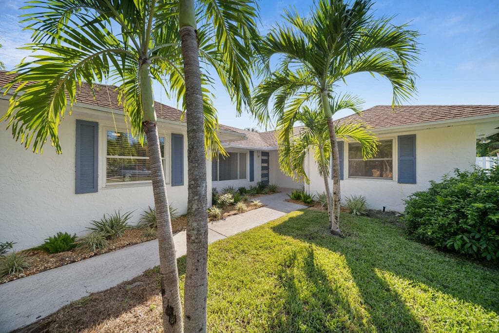 518 Kingbird Circle, Delray Beach, FL 33444 — photo 1 of 21