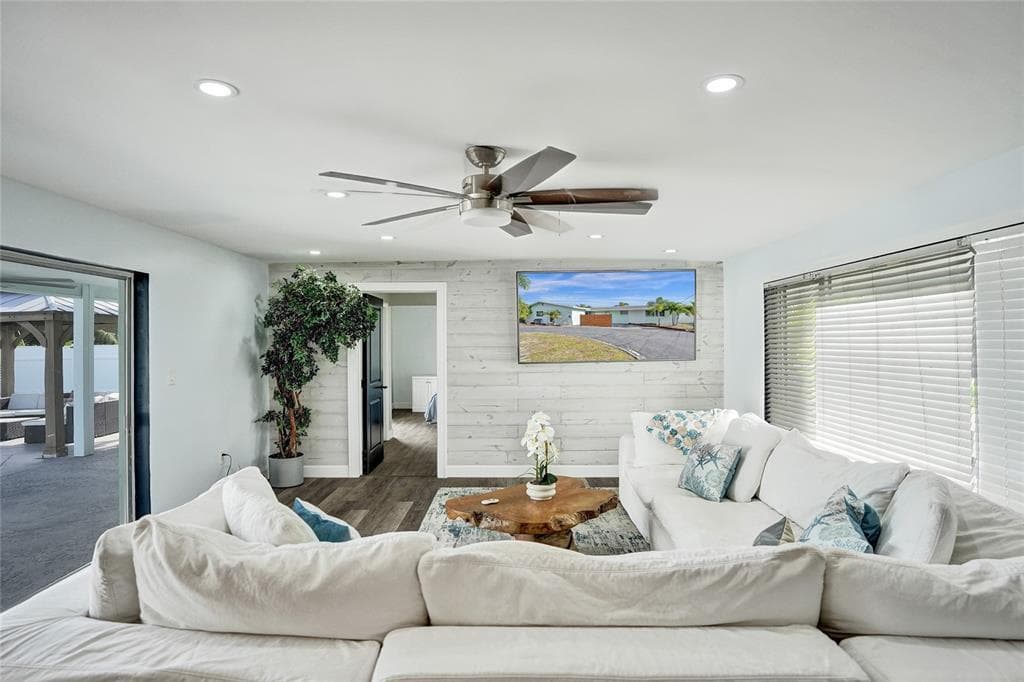 1710 SW 6th Avenue, Pompano Beach, FL 33060 — photo 13 of 50