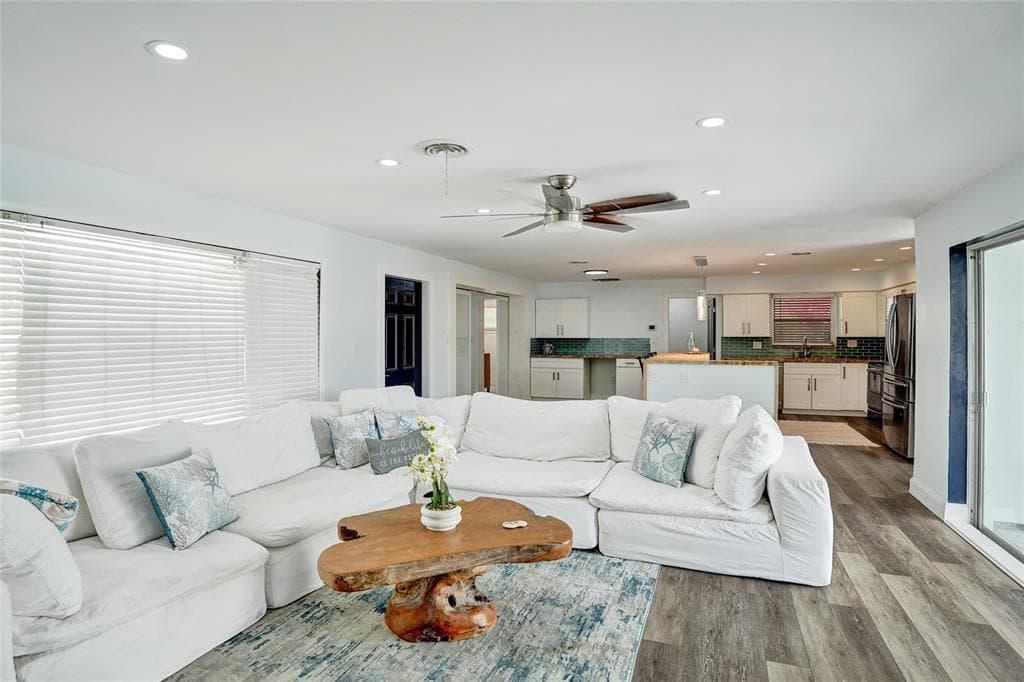 1710 SW 6th Avenue, Pompano Beach, FL 33060 — photo 14 of 50