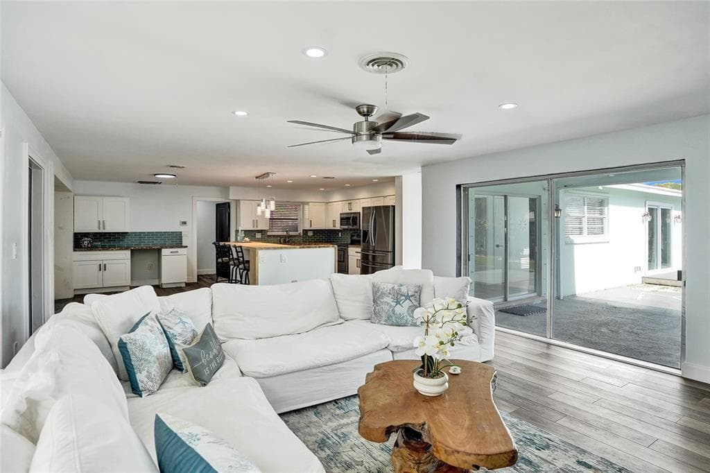 1710 SW 6th Avenue, Pompano Beach, FL 33060 — photo 17 of 50