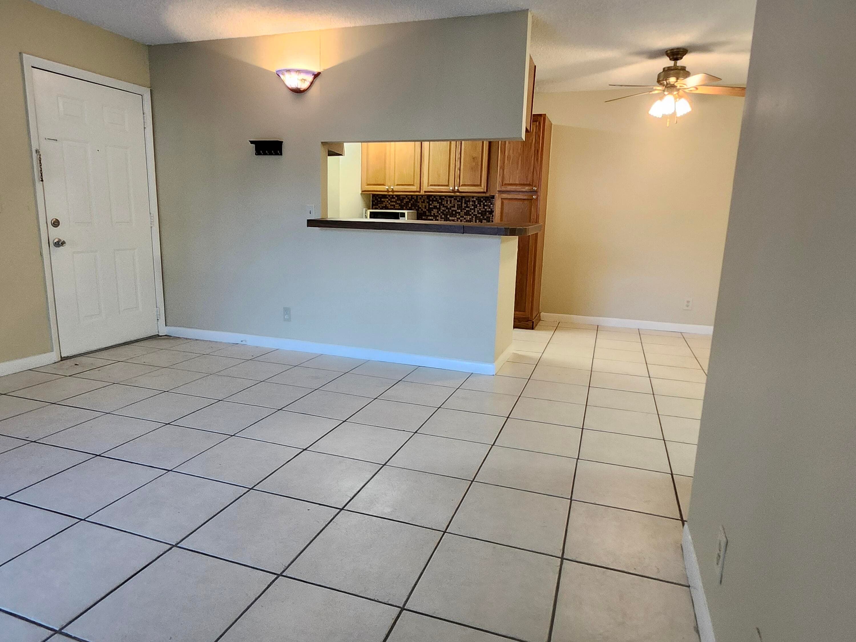 545 Trace Circle 105, Deerfield Beach, FL 33441 — photo 5 of 44