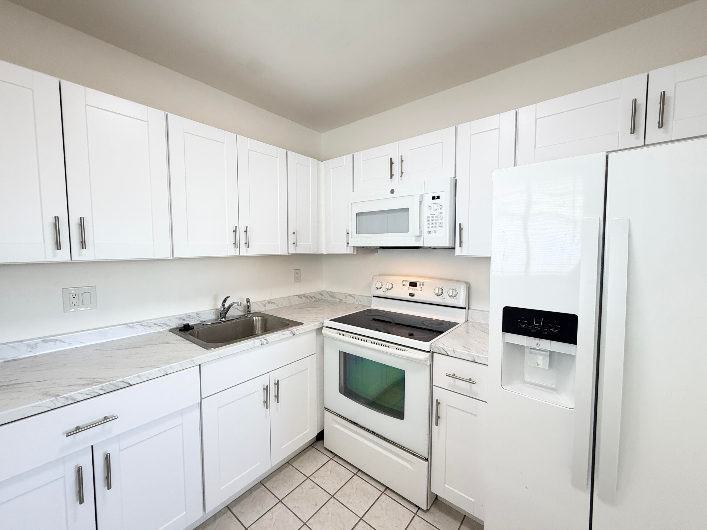 3402 Cynthia Lane 205, Lake Worth Beach, FL 33461 — photo 4 of 30