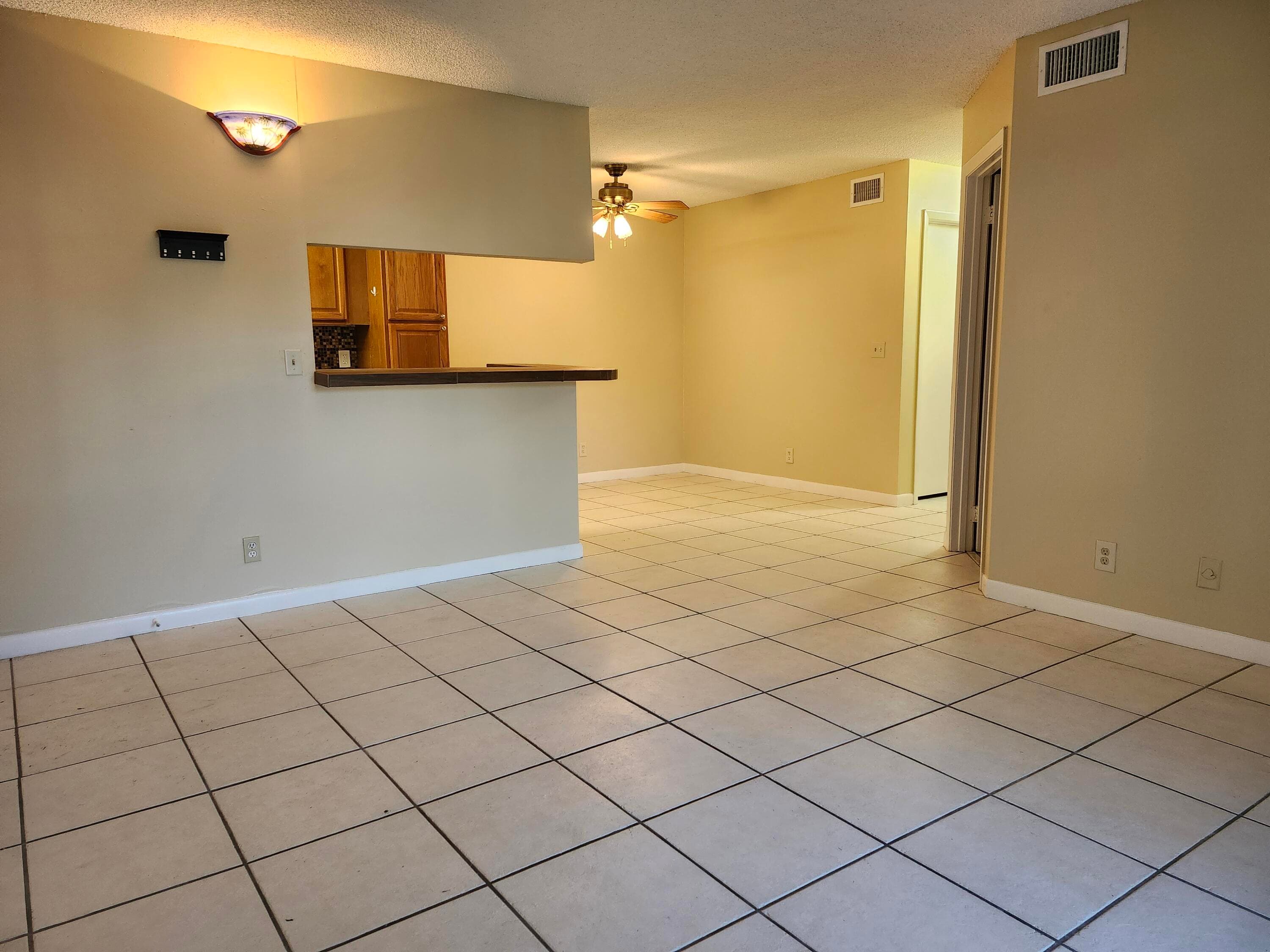 545 Trace Circle 105, Deerfield Beach, FL 33441 — photo 7 of 44