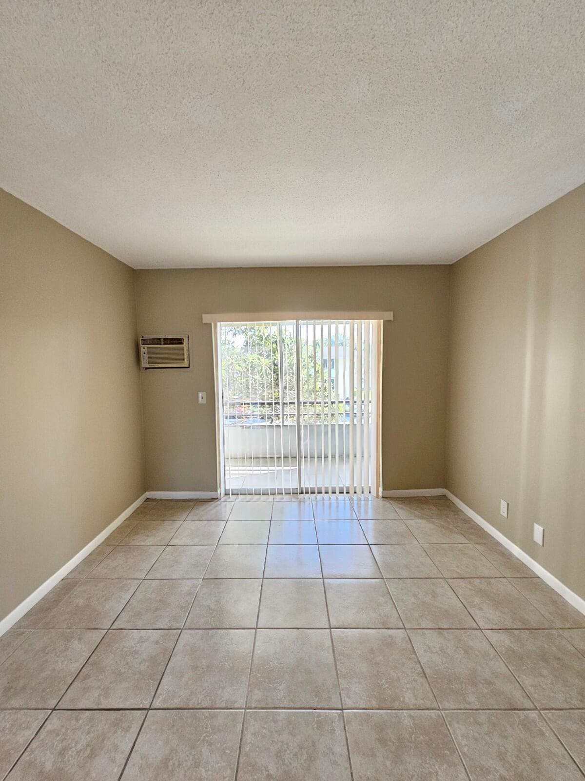 114 E Norwich E, West Palm Beach, FL 33417 — photo 1 of 24