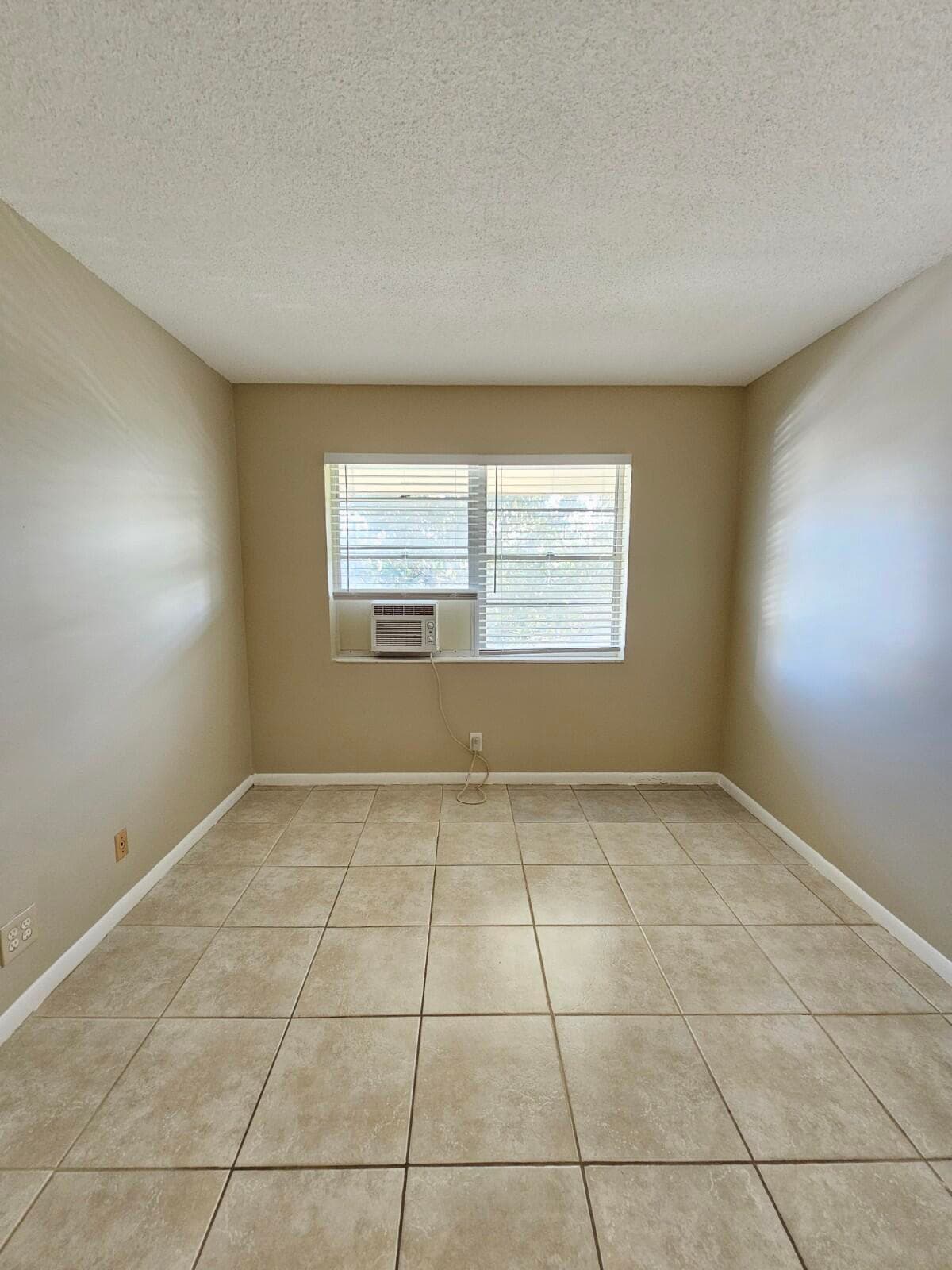 114 E Norwich E, West Palm Beach, FL 33417 — photo 3 of 24
