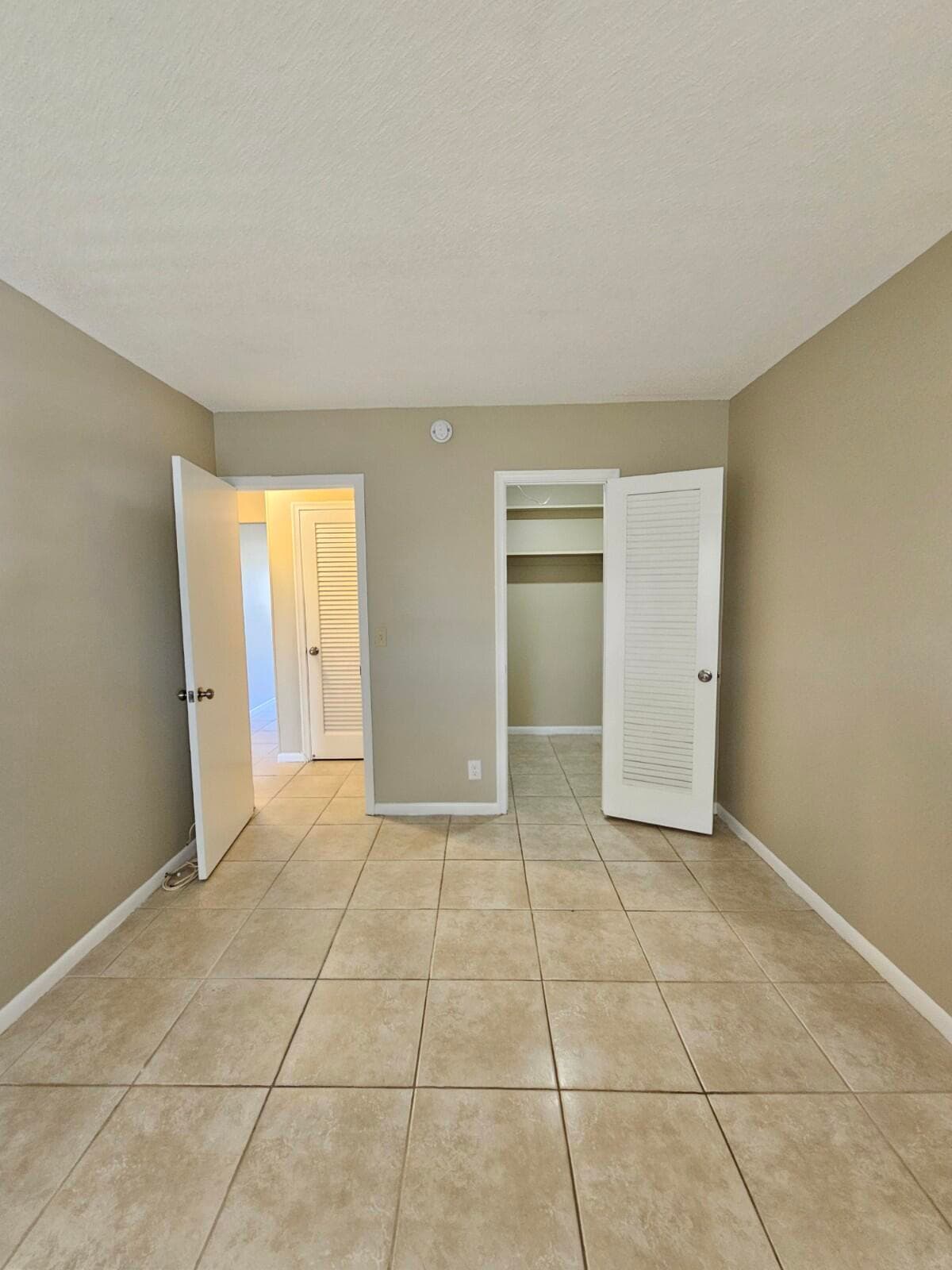 114 E Norwich E, West Palm Beach, FL 33417 — photo 4 of 24