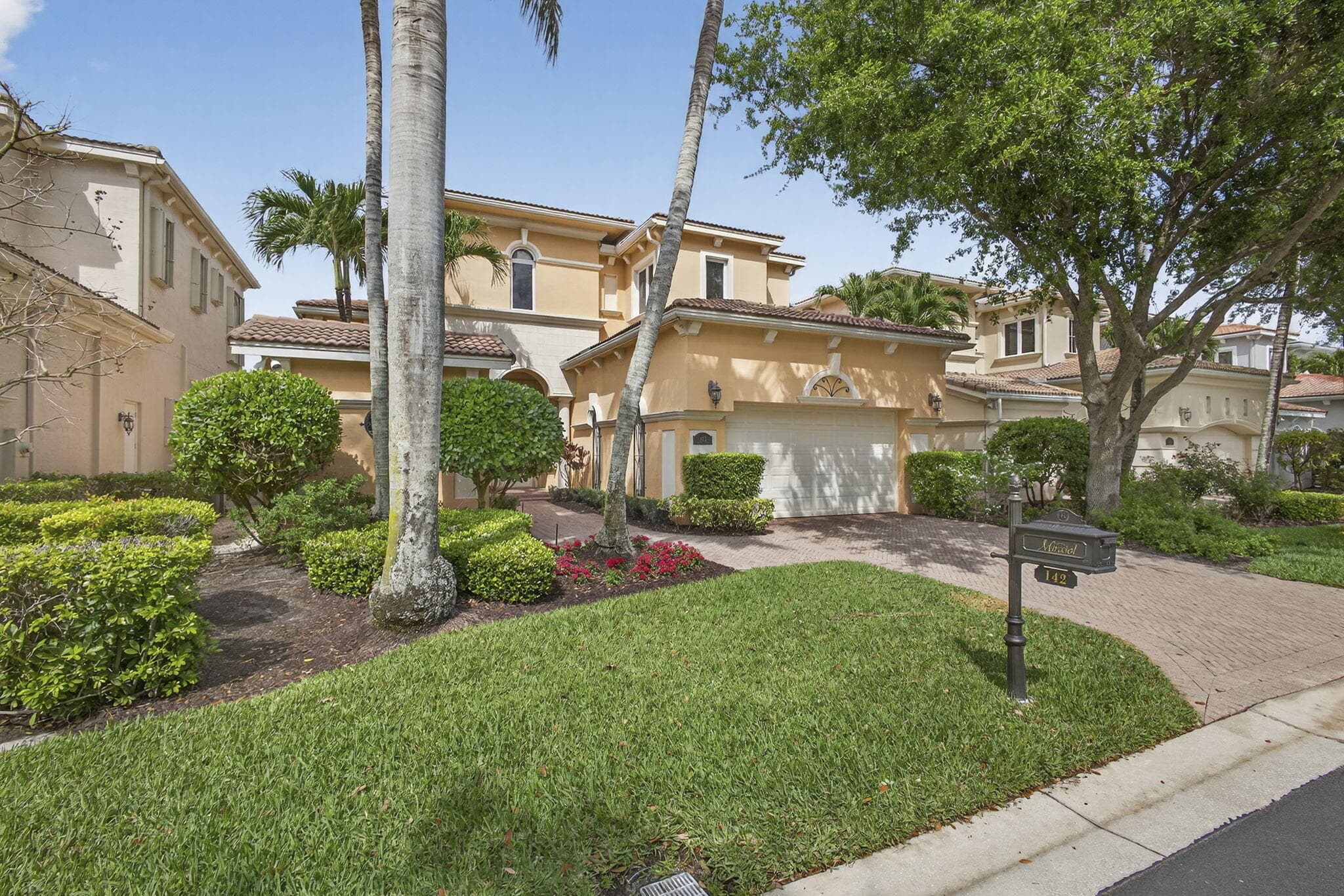 142 Viera Drive, Palm Beach Gardens, FL 33418 — photo 2 of 93
