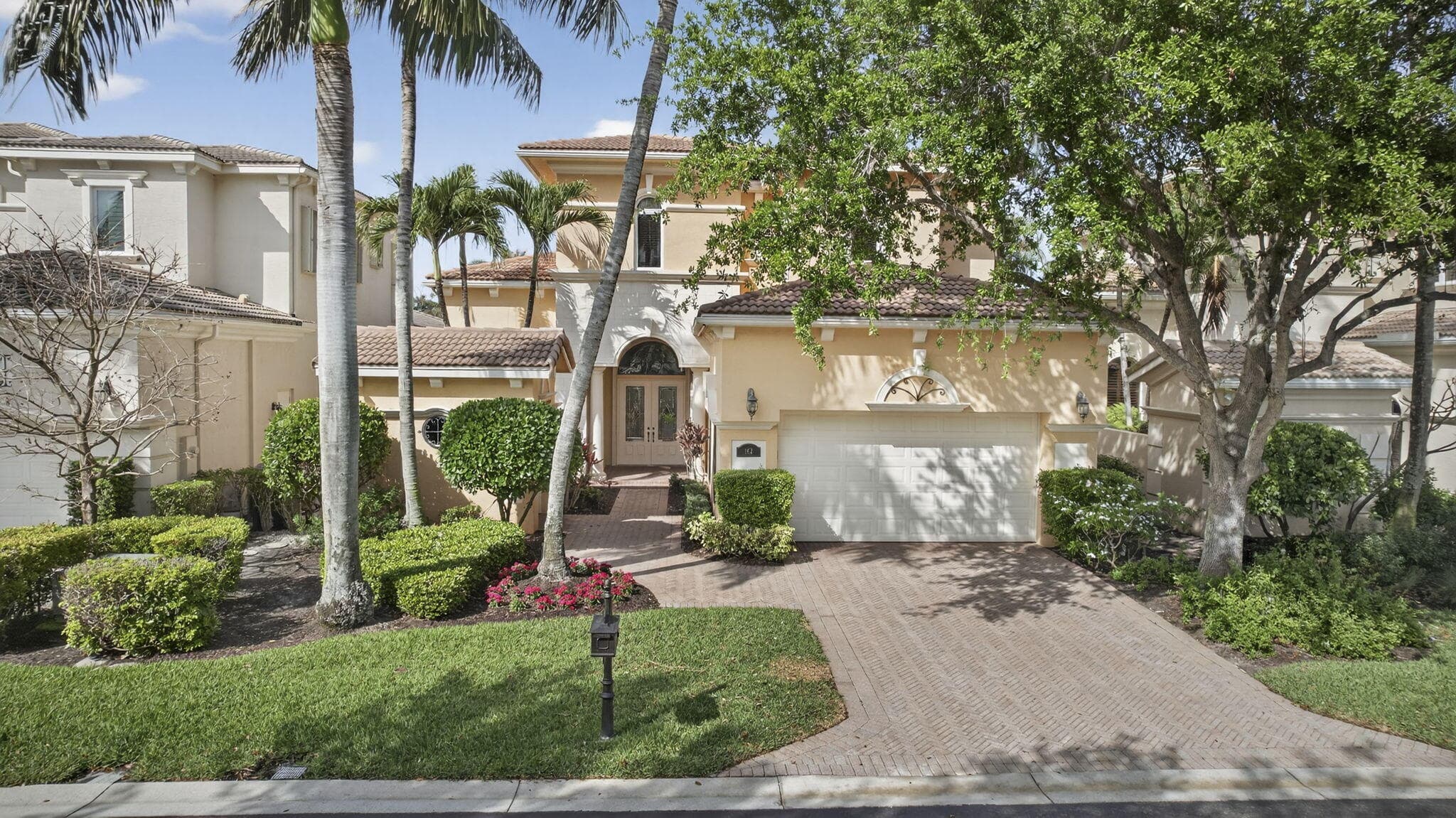 142 Viera Drive, Palm Beach Gardens, FL 33418 — photo 1 of 93