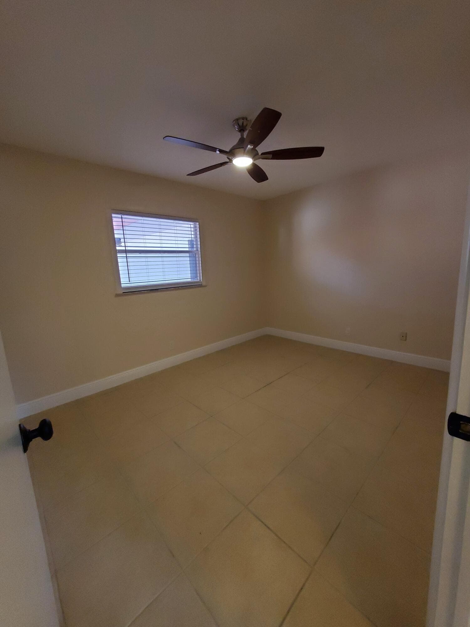 313 SW 1st Court SW L-4, Pompano Beach, FL 33060 — photo 10 of 17