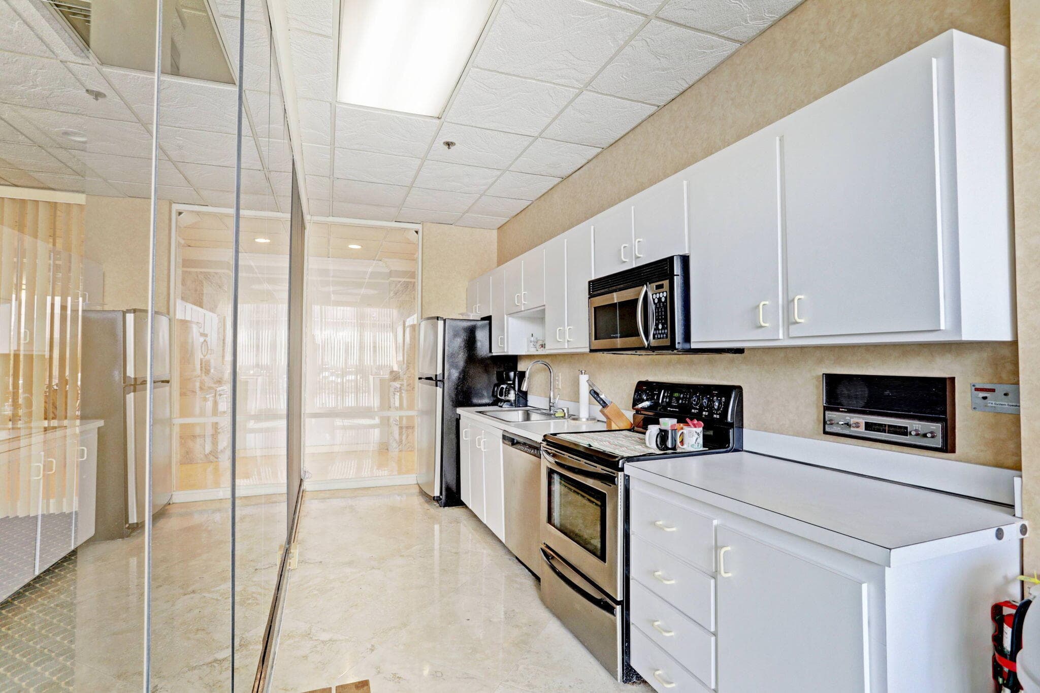 5440 N Ocean Drive 805, Singer Island, FL 33404 — photo 40 of 56
