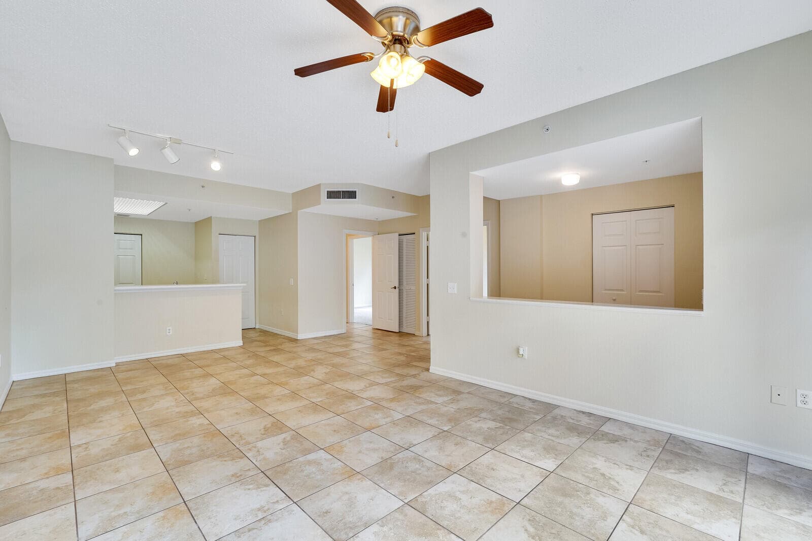 2916 Tuscany Court 109, Palm Beach Gardens, FL 33410 — photo 5 of 31