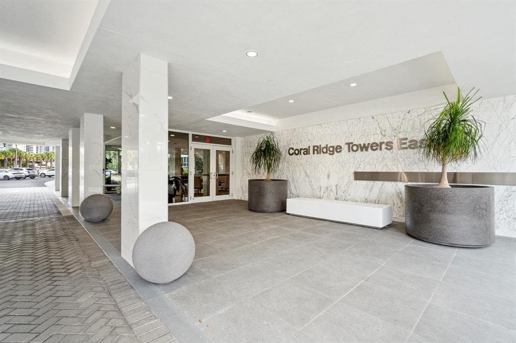 3300 NE 36th Street 507, Fort Lauderdale, FL 33308 — photo 1 of 45
