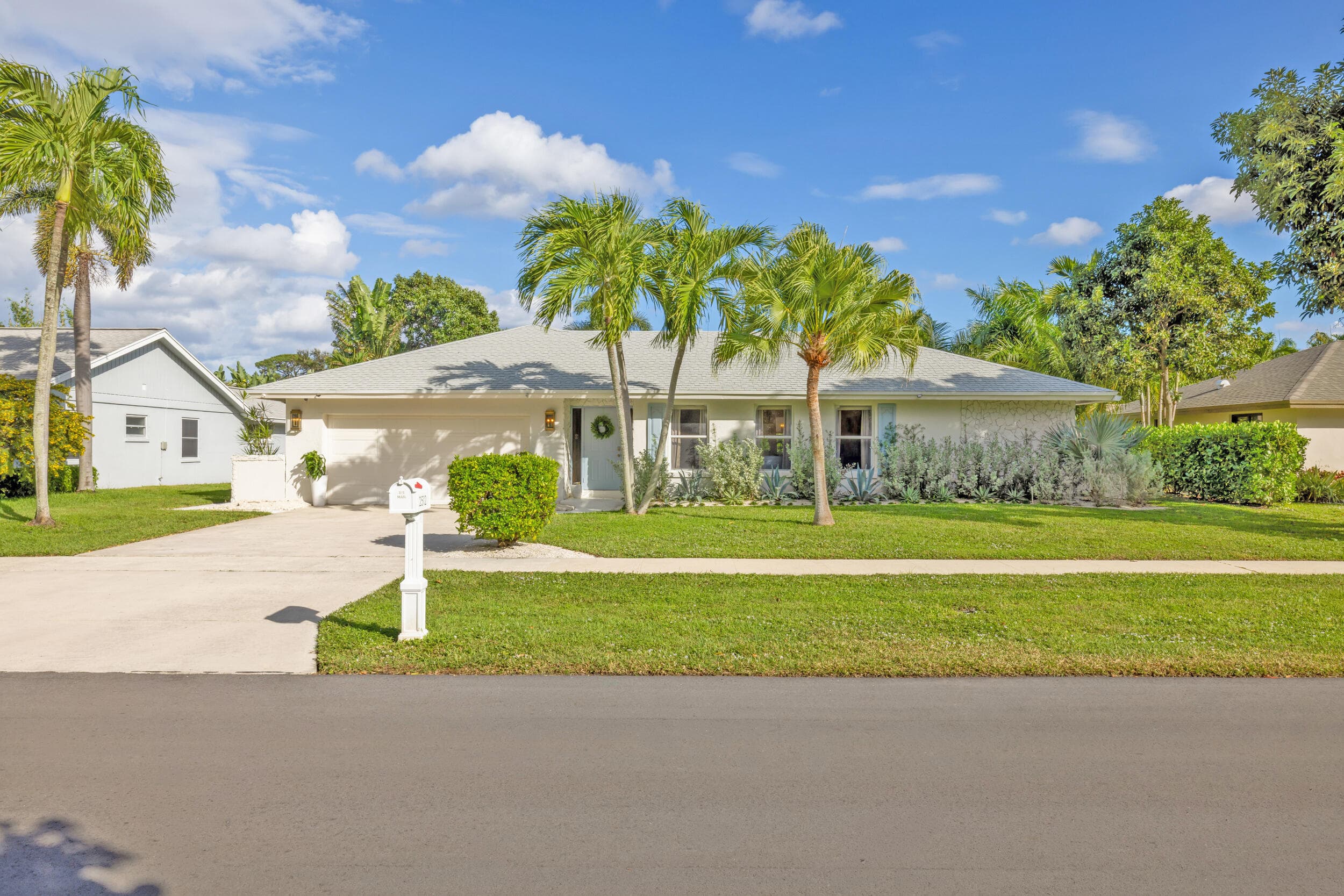 2512 SW 5th Street, Boynton Beach, FL 33435 — photo 2 of 38