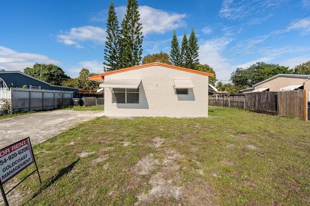 1410 N 69th Avenue, Hollywood, FL 33024 — photo 14 of 16