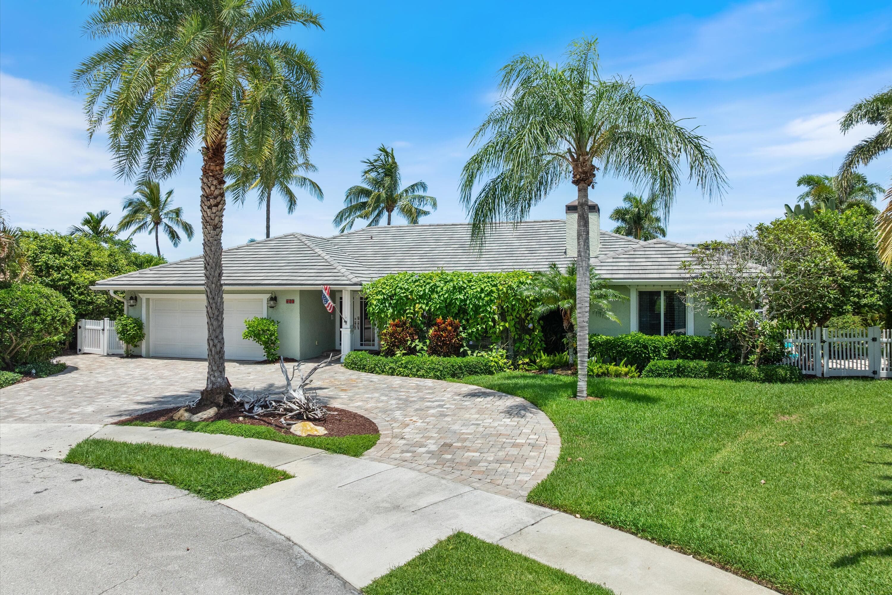 830 NE Boca Bay Colony Drive, Boca Raton, FL 33487 — photo 7 of 49