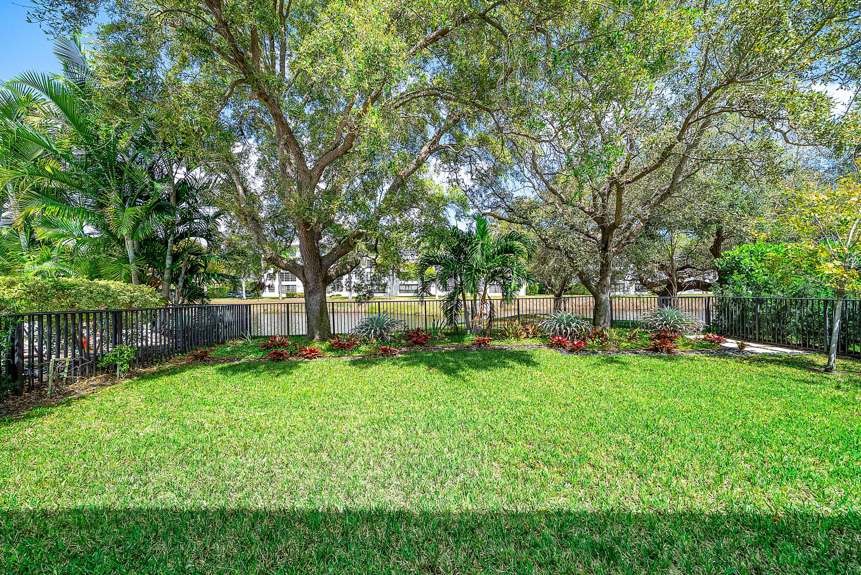 3069 Safflower Circle, West Palm Beach, FL 33401 — photo 36 of 39