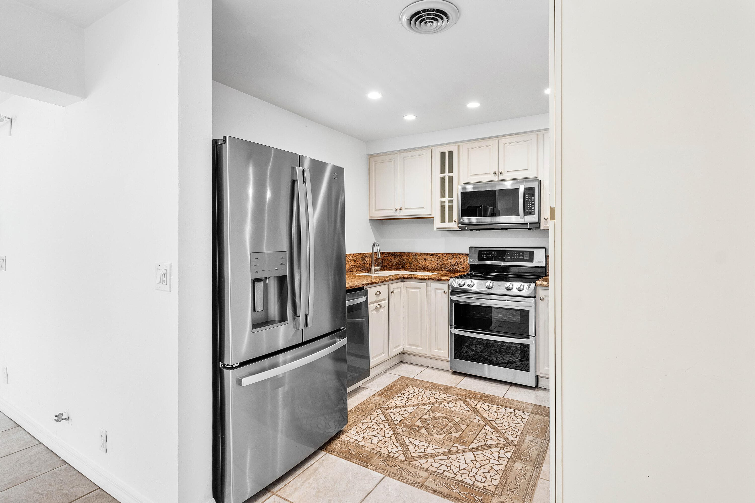 2100 NE 4th Avenue, Boca Raton, FL 33431 — photo 10 of 30