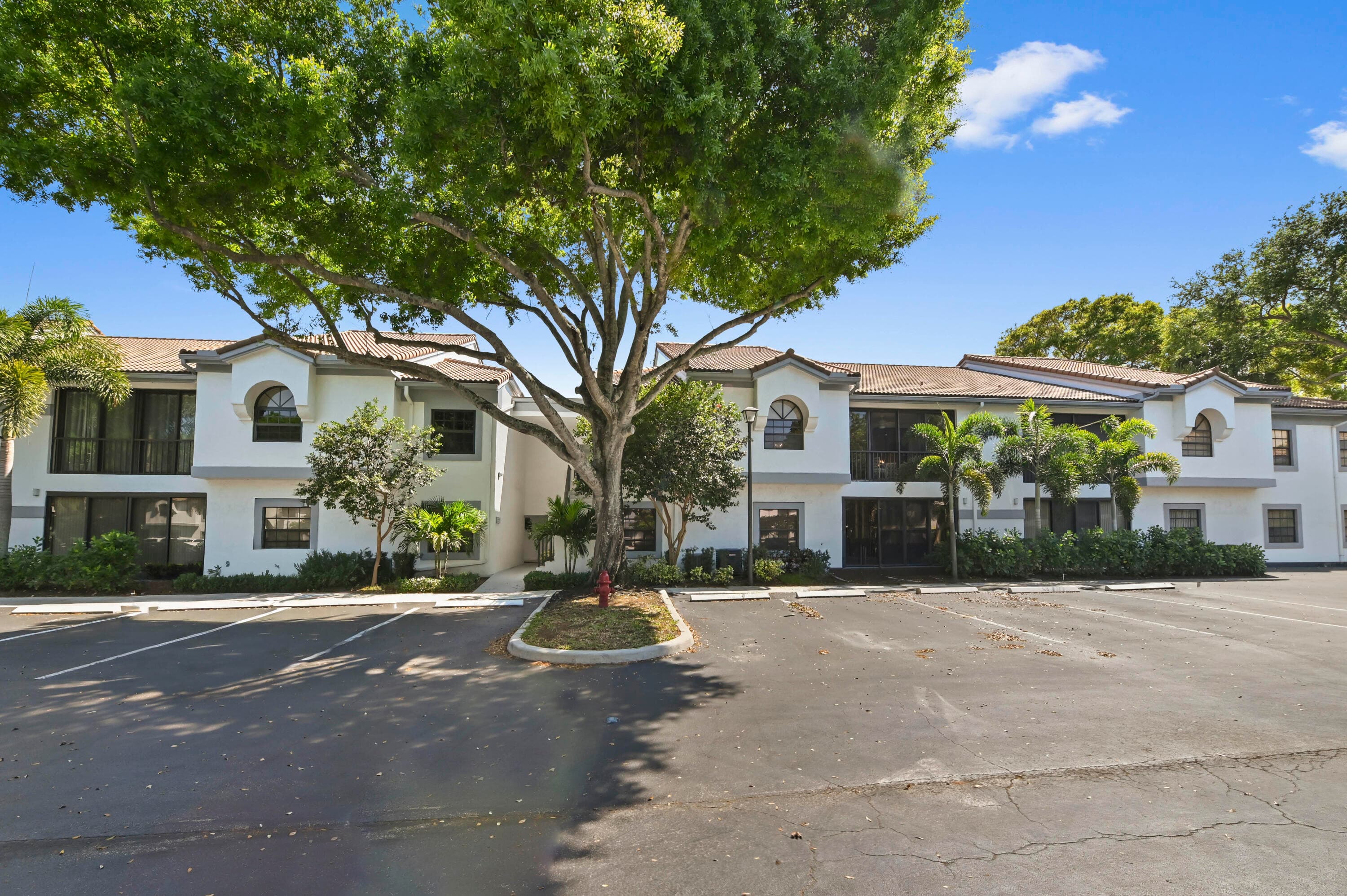 5450 Verona Drive O, Boynton Beach, FL 33437 — photo 1 of 20