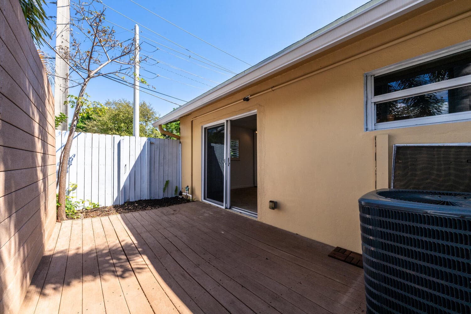 1200 NE 17th Court 1, Fort Lauderdale, FL 33305 — photo 18 of 35