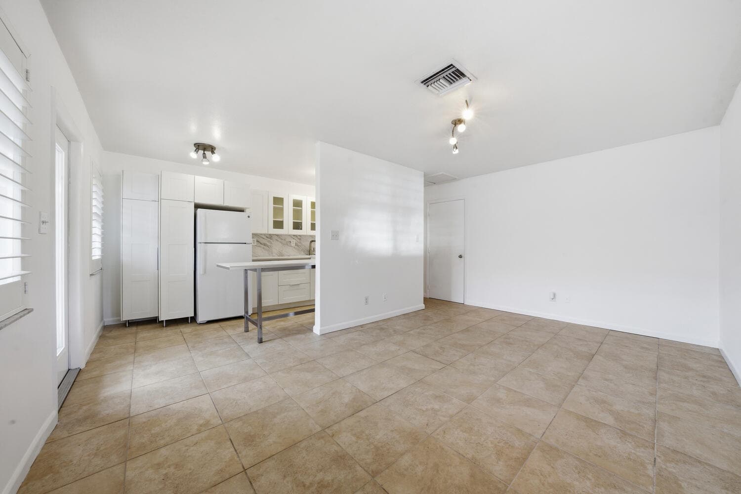 1200 NE 17th Court 1, Fort Lauderdale, FL 33305 — photo 9 of 35